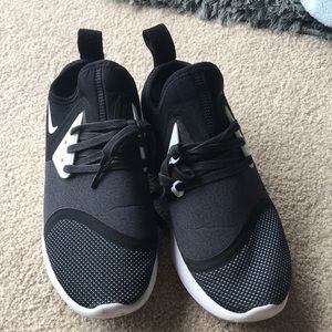 Nike Lunar Charge Running Shoe